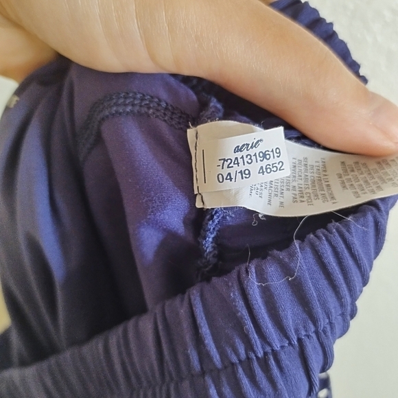 Aerie Chill Play Move Running Shorts With Crepe Layer Flower Cut Outs sz S - Picture 8 of 8